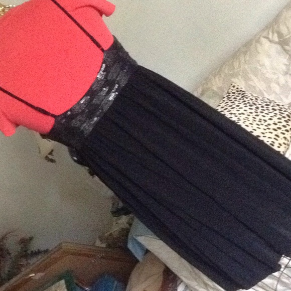 Black sequined dress - Picture 3 of 4